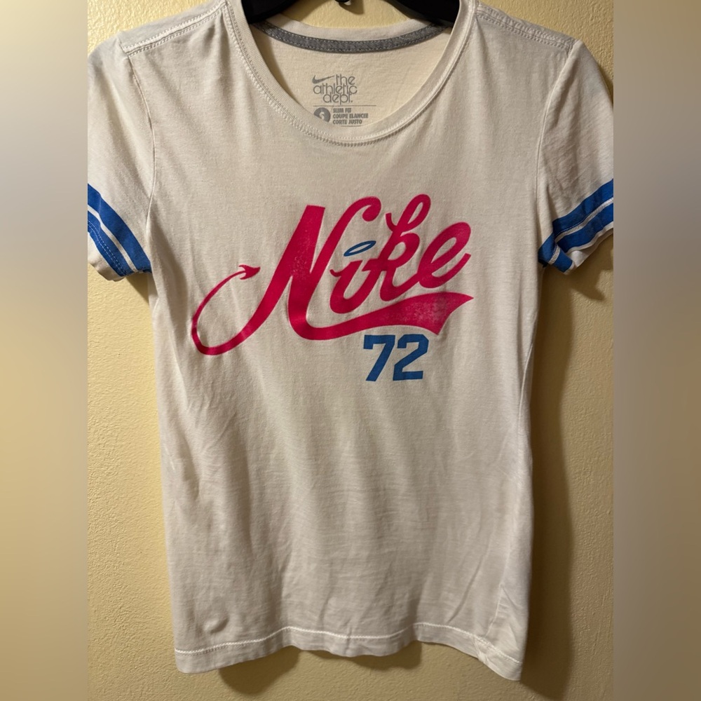 Preloved Nike White, Hot Pink and Blue 70’s style Slim Fit Tee